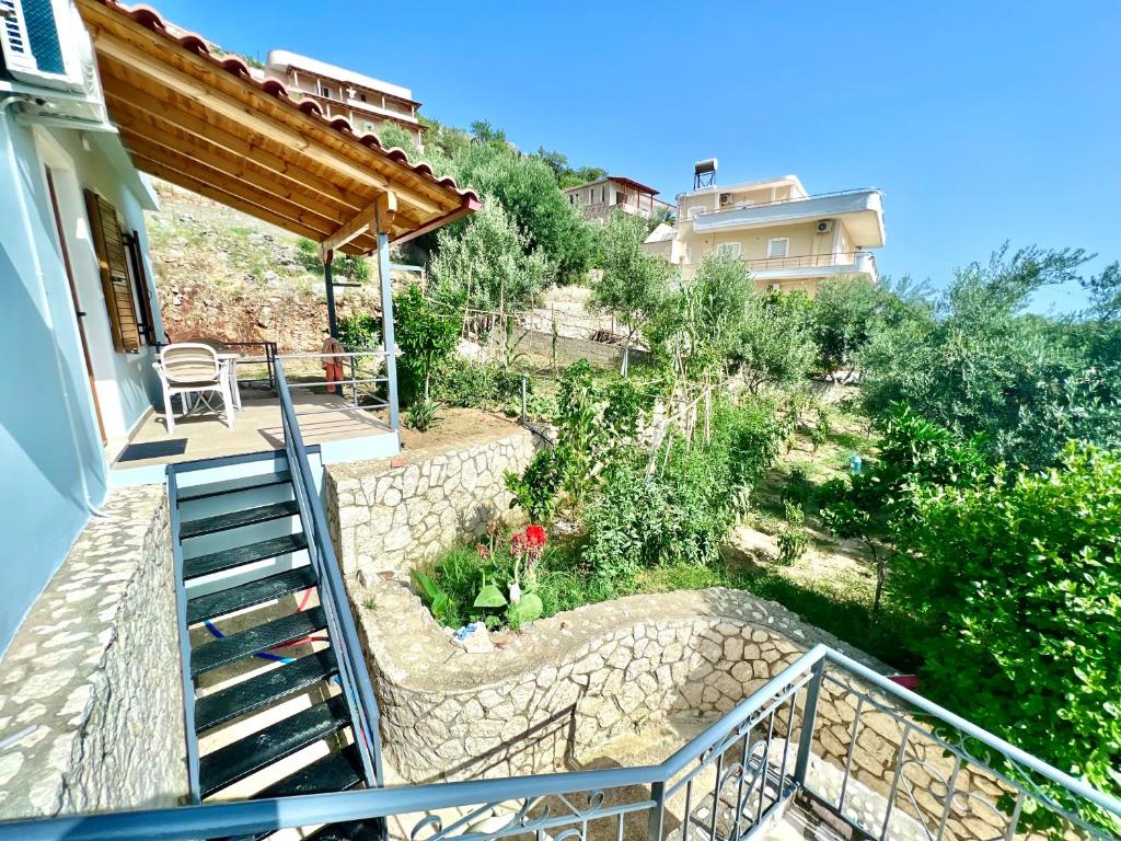 Coral Guesthouse Sarandë - Image 3