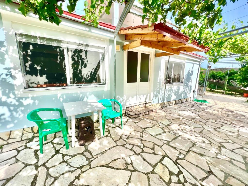 Coral Guesthouse Sarandë - Image 7