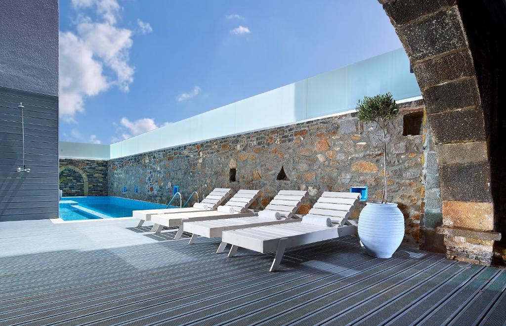 Bazén v ubytovaní Mistral Bay Hotel alebo v jeho blízkosti