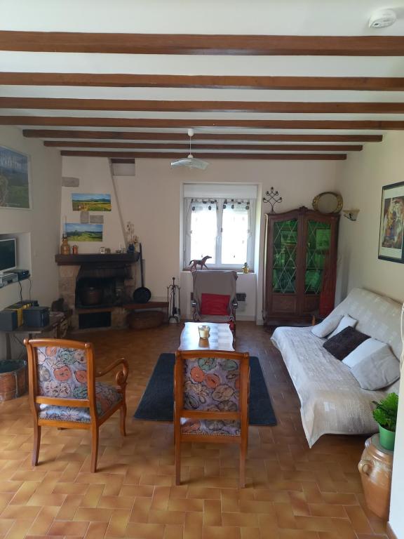 Gallery image of Gîte Tilleul Maison de Famille 3 à 6 pers in  Labastide-sur-Bésorgues