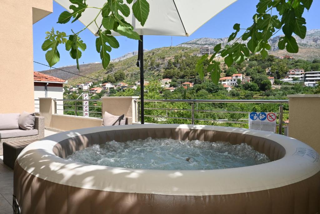 Apartment near Split with private jacuzzi and terrace