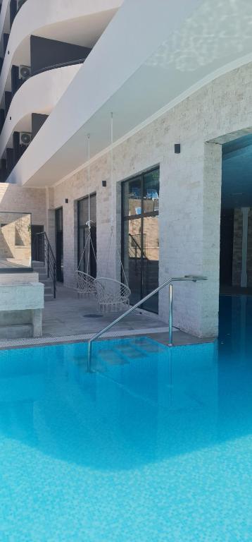 Bazén v ubytovaní Montenegrina Hotel & SPA All-Inclusive alebo v jeho blízkosti