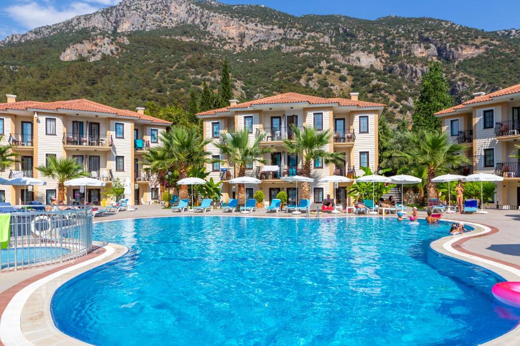 Nespecifikovaný výhled na hory nebo výhled na hory při pohledu z hotelu