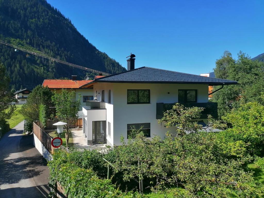 Nespecifikovaný výhled na hory nebo výhled na hory při pohledu z apartmánu