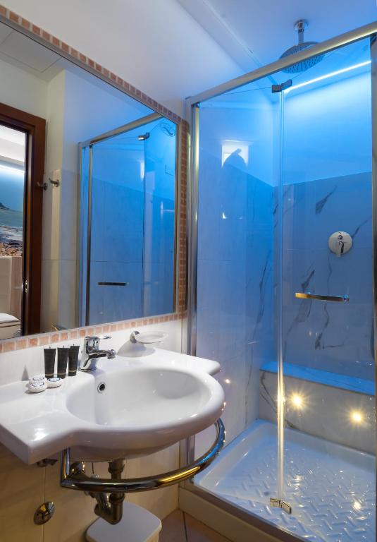 Koupelna v ubytování Hotel Lido