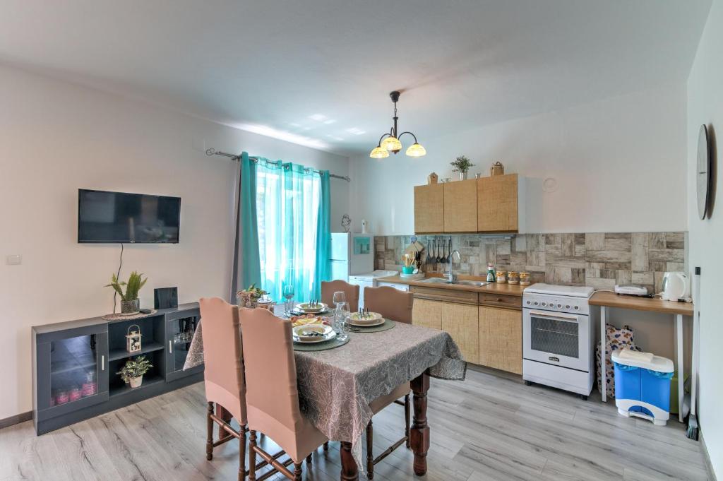 Kuchyň nebo kuchyňský kout v ubytování Apartman More