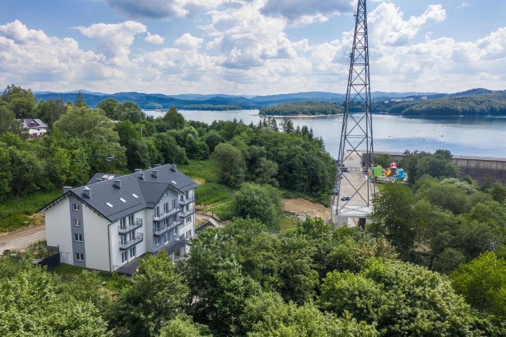 Blick auf West Cadillac Solina aus der Vogelperspektive