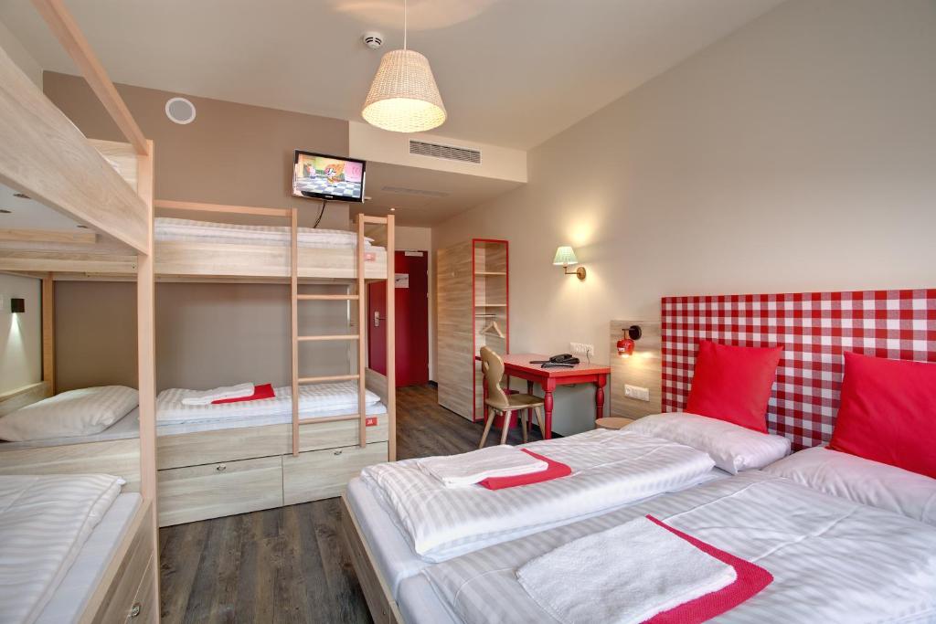 MEININGER Hotel Salzburg City Center - Resim 35