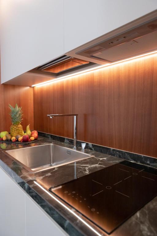 Kuchyňa alebo kuchynka v ubytovaní Domus Prestige -Suite Repubblica- In Central Rome