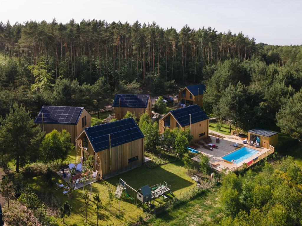Bazén v ubytovaní Pole w Stodole alebo v jeho blízkosti