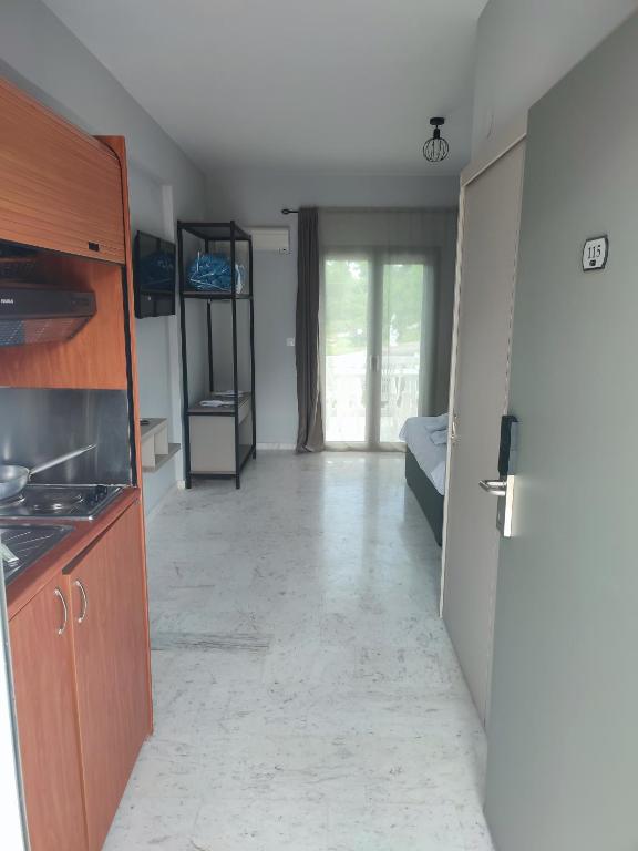 Kuchyň nebo kuchyňský kout v ubytování Hotel Paraktio