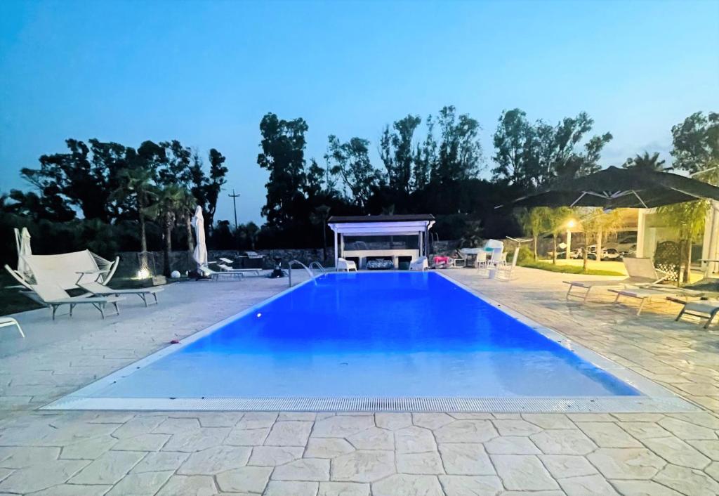 Bazén v ubytování Luxury Home & Pool nebo v jeho okolí