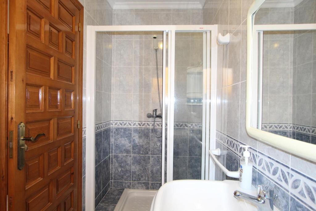 A bathroom at Calle Goya 16 - 4 personen met gemeenschappelijk zwembad