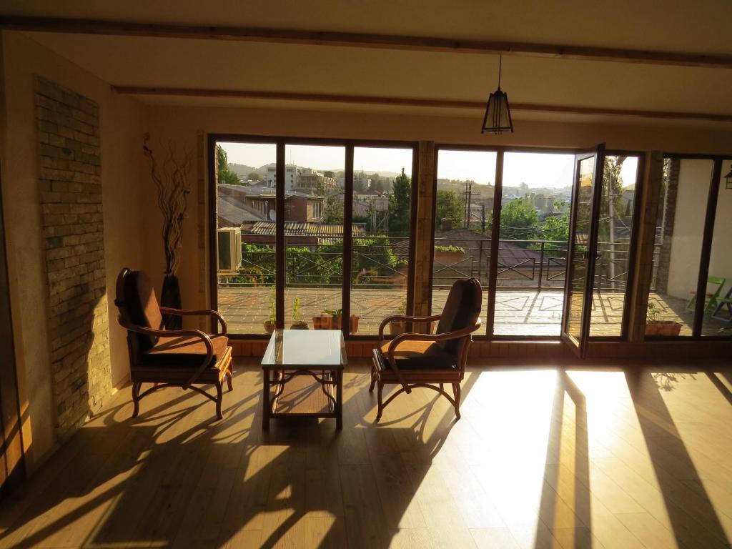 Posezení v ubytování Kutaisi Center Guesthouse