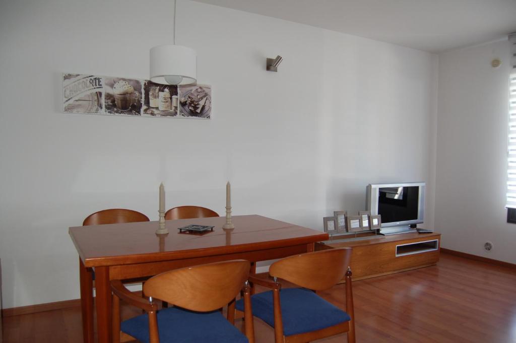 Televiisor ja/või meelelahutuskeskus majutusasutuses APARTAMENT TUCAMP nº6275