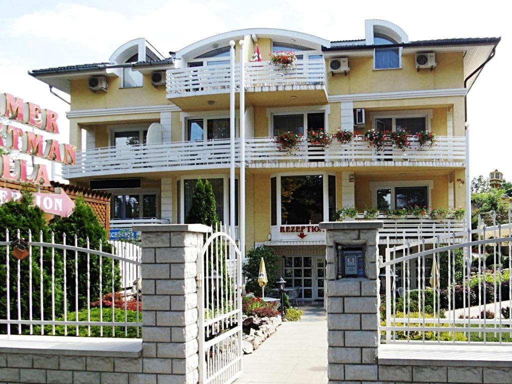 Budova, kde se hotel nachází