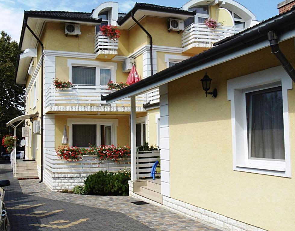 Budova, kde se hotel nachází