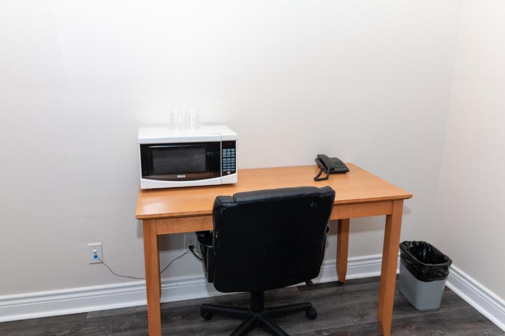 Borden Inn and Suites - Suite Royale