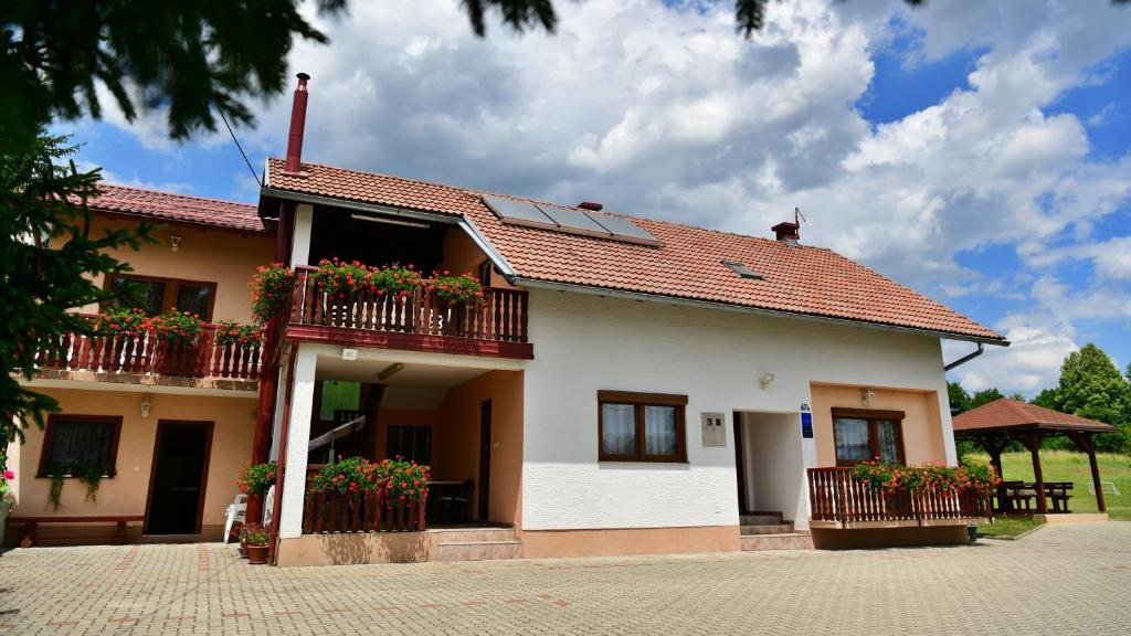 Budova, v ktorej sa apartmán nachádza