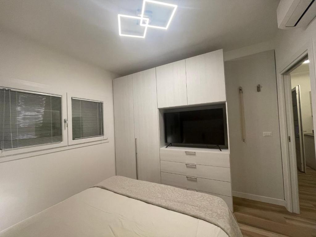 TV a/nebo společenská místnost v ubytování Luxury Home & Pool