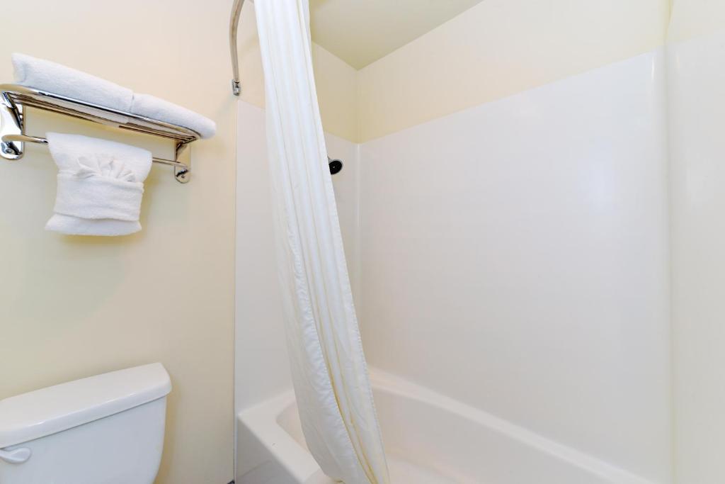 Edgewater Inn and Suites - Suite Met één Slaapkamer