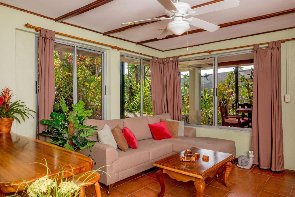 Гостиная зона в Villas Oasis