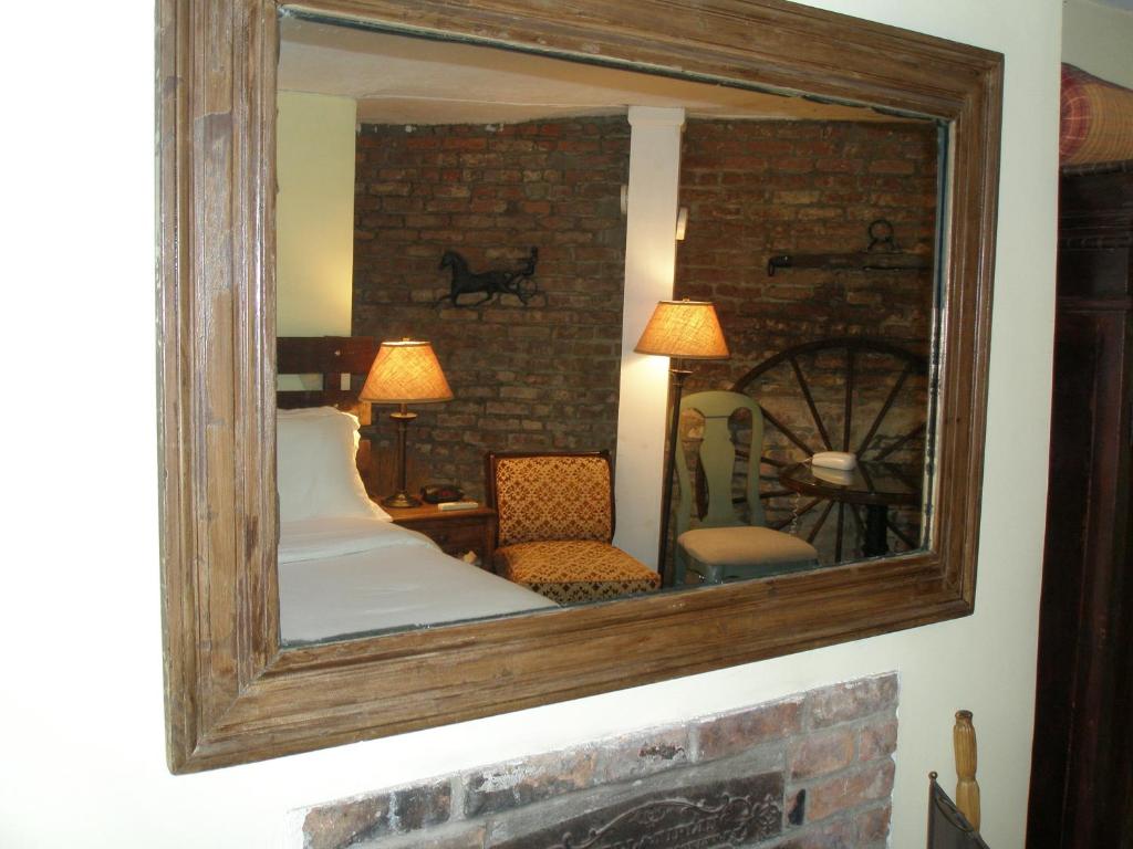 Incentra Village Hotel - Stable Studio With Full Size Bed And Kitchenette