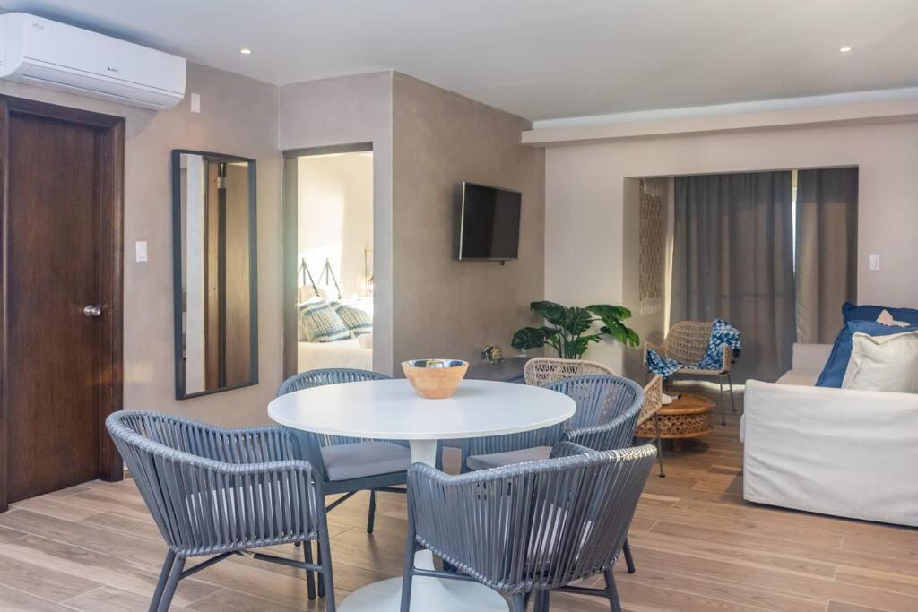 Posezení v ubytování Tradewinds Apartments Simpson Bay