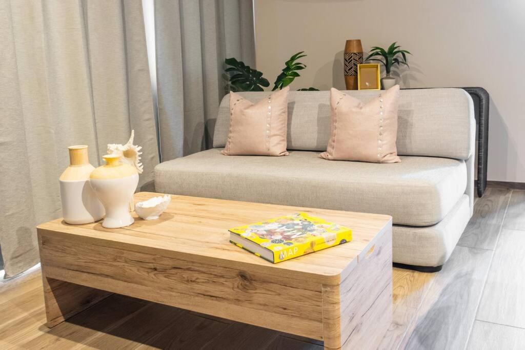 Posezení v ubytování Tradewinds Apartments Simpson Bay