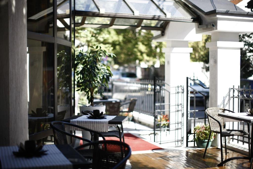 Garni Hotel Vozarev - Resim 15