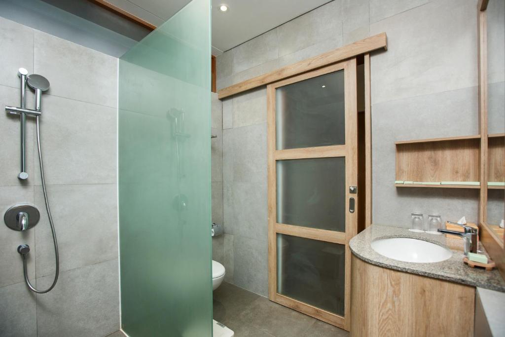 Giriwood Hotel & Villa - 17