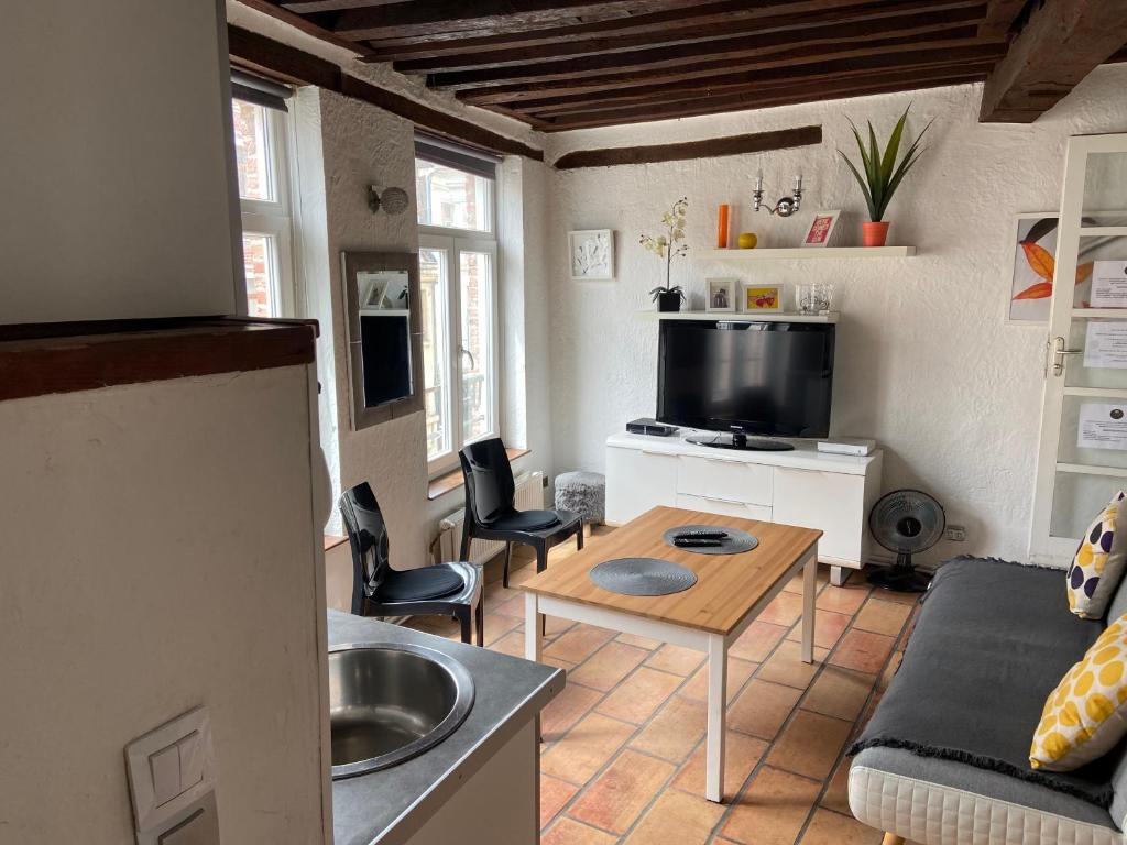 CHARME VIEUX LILLE Apartment 1 chambre 24H24H Access, Lille – Updated 2023  Prices