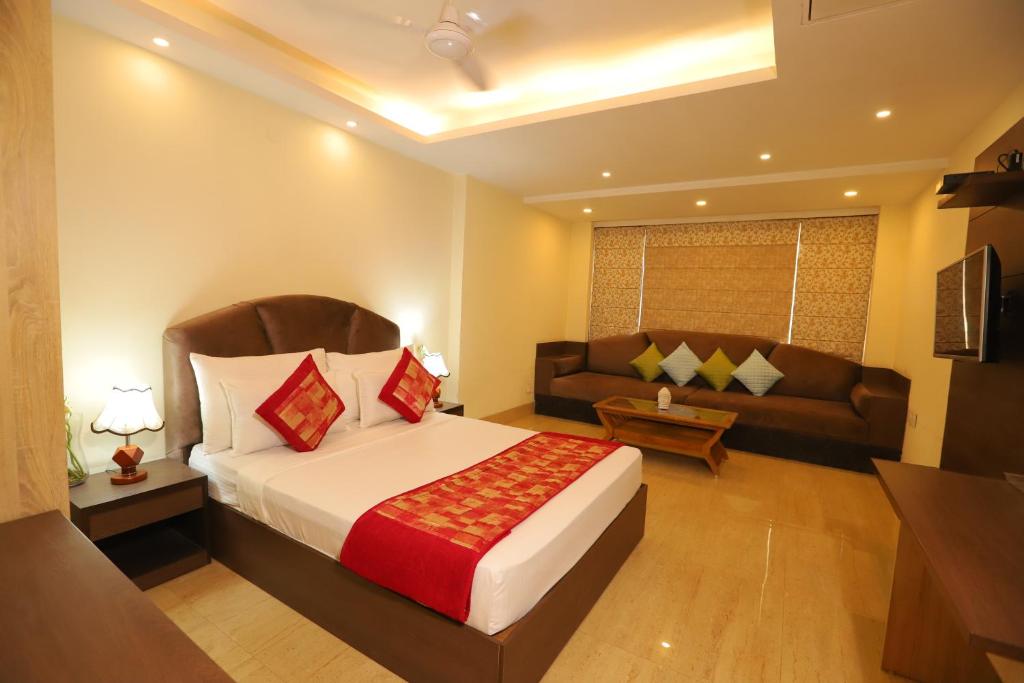 Postel nebo postele na pokoji v ubytování Hotel Mayur Assam - New Delhi Railway Station