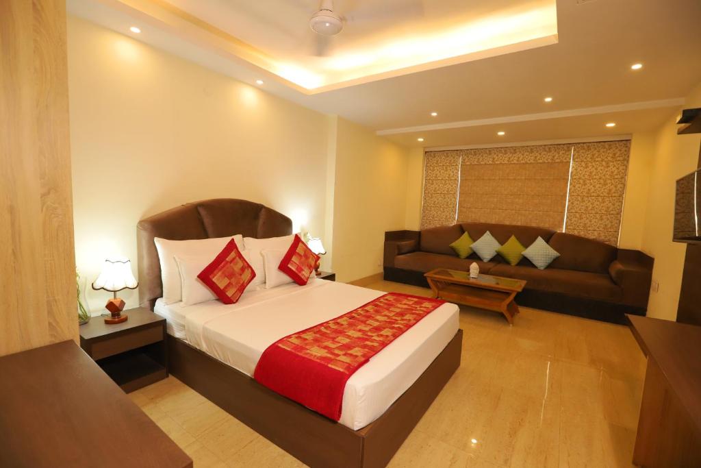 Postel nebo postele na pokoji v ubytování Hotel Mayur Assam - New Delhi Railway Station
