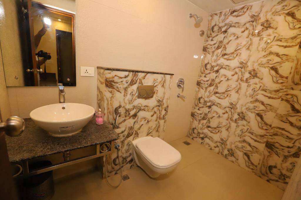 Koupelna v ubytování Hotel Mayur Assam - New Delhi Railway Station