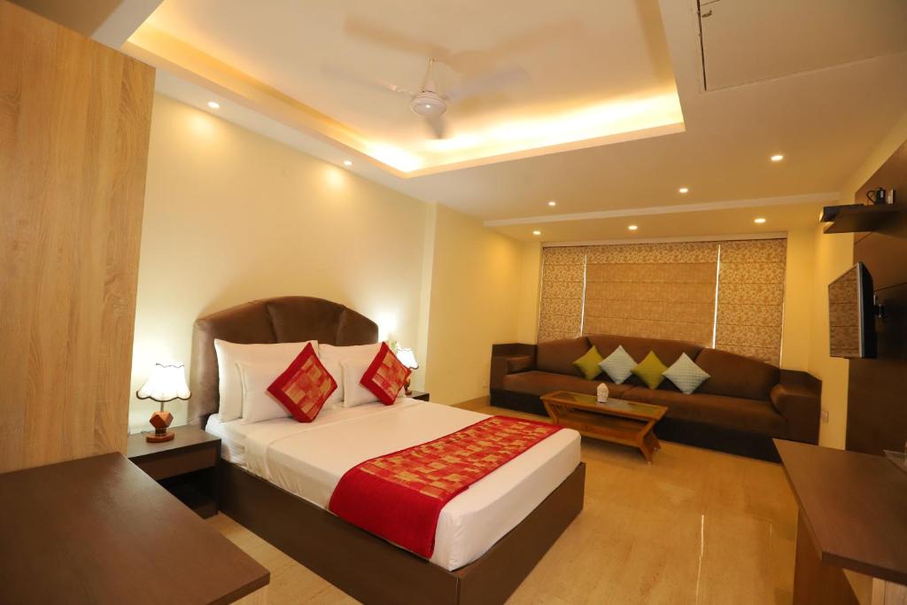 Postel nebo postele na pokoji v ubytování Hotel Mayur Assam - New Delhi Railway Station
