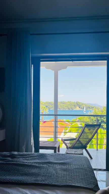 Postel nebo postele na pokoji v ubytování Thalistris Room
