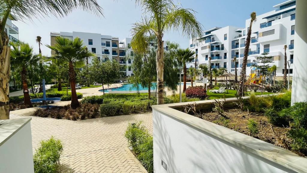 Bazén v ubytování Luxury Apartment with Pool nebo v jeho okolí