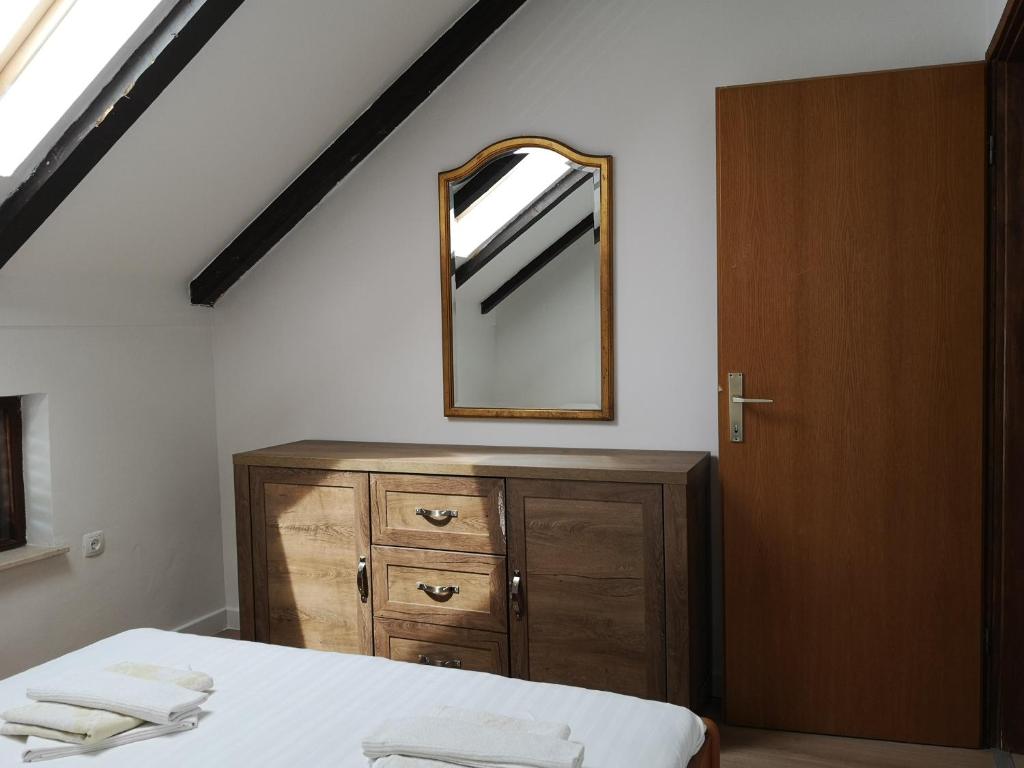 Postel nebo postele na pokoji v ubytování Guest House Pikala