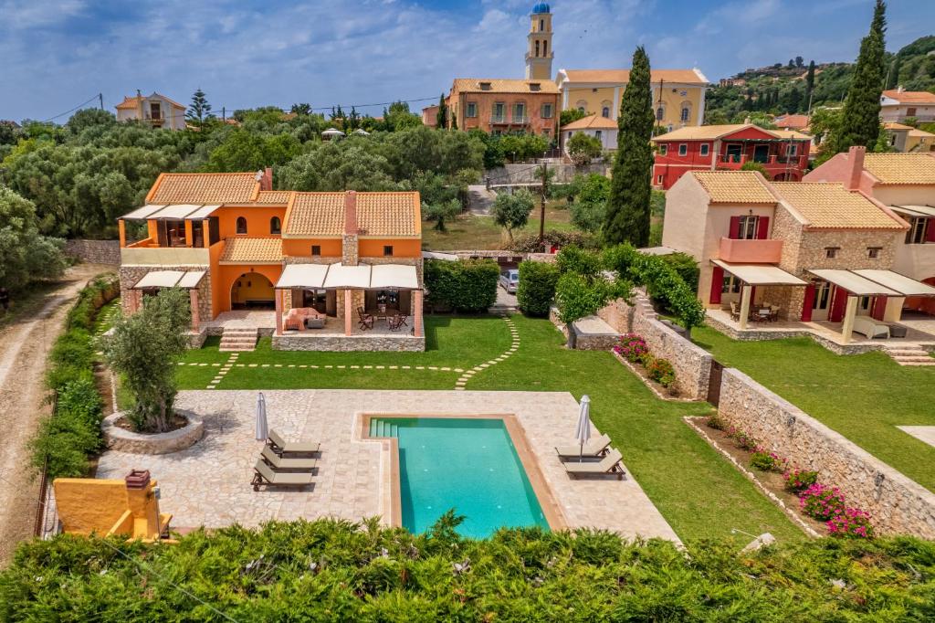 Výhled na bazén z ubytování Ionian Dreams Luxurious Country Villas nebo okolí