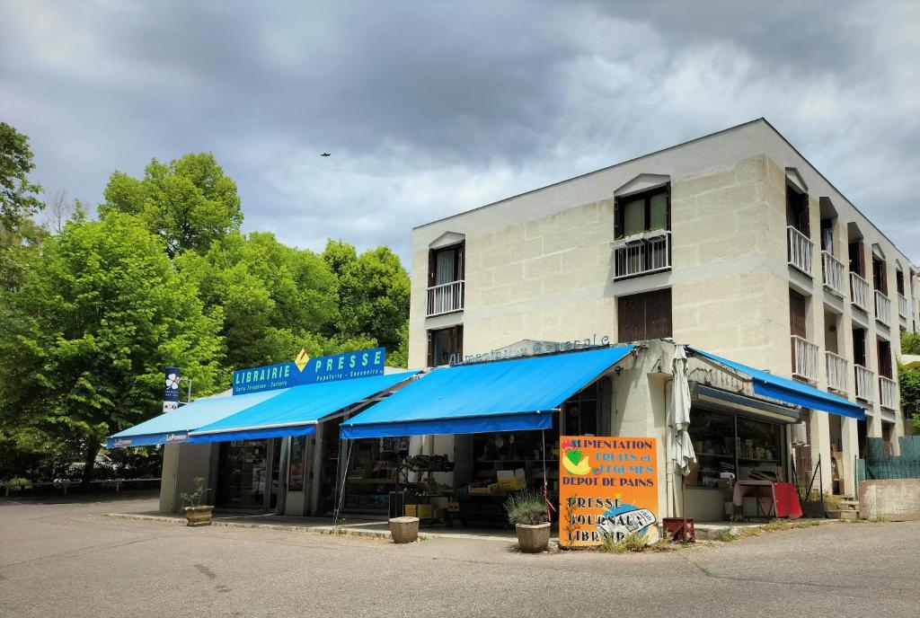 Budova, v ktorej sa apartmán nachádza