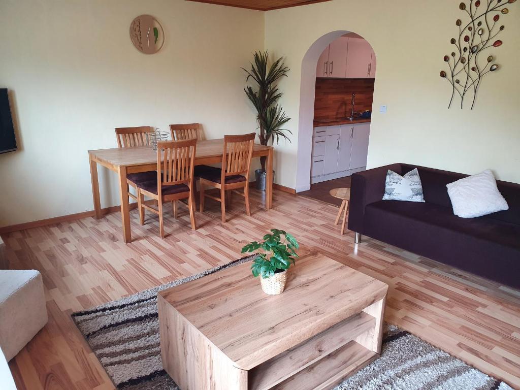 Posezení v ubytování Chalet Charlotte Apartments