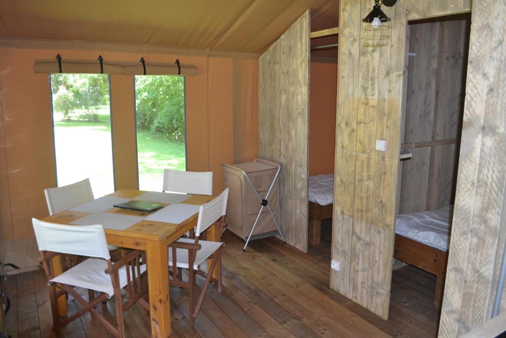 Fotografie z fotogalerie ubytování Les lodges du Moulin v destinaci Saint-Laurent