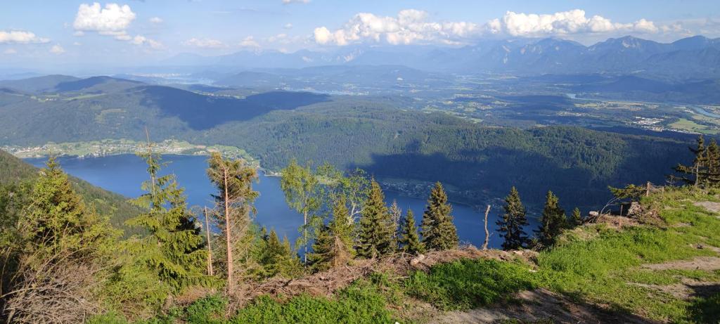 Zdjęcie z galerii obiektu Familien-Garten-Suite Kanzelhöhe Gerlitzen - gerlitzenurlaub at w mieście Kanzelhöhe