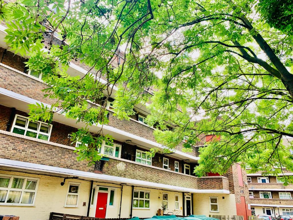 Stunning 3 Bedroom Flat In Stockwell