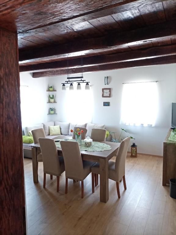 Posedenie v ubytovaní Kuca za odmor Braco