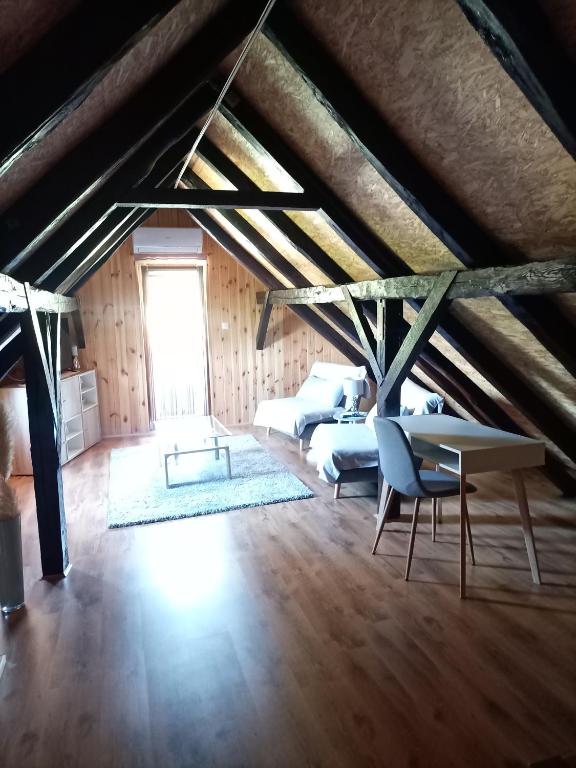 Fotografia z galérie ubytovania Kuca za odmor Braco v destinácii Donji Zvečaj