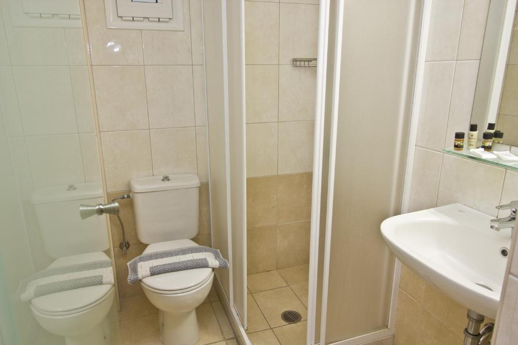 Koupelna v ubytování Nafsika Hotel