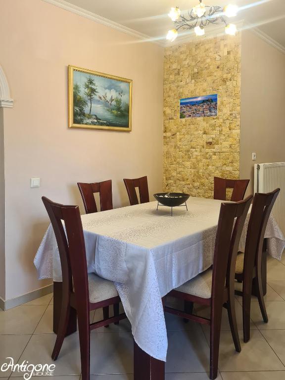 Fotografia z galérie ubytovania Antigone House v destinácii Ajos Stefanos