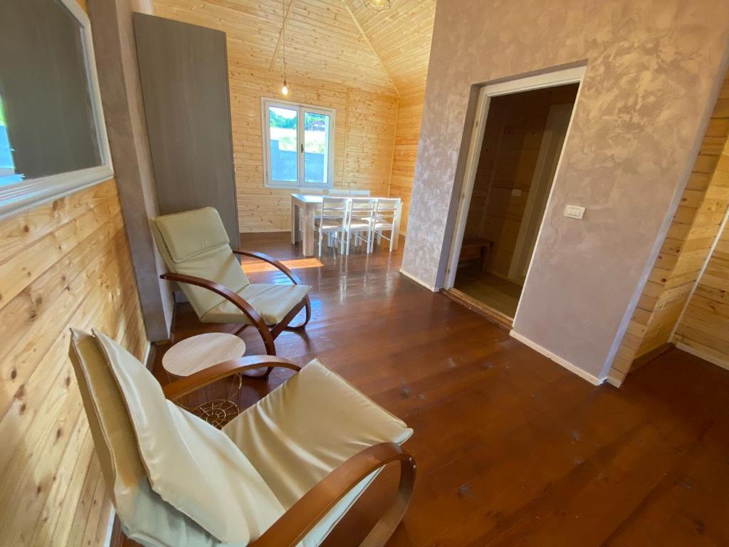 Billede fra billedgalleriet på Cabana DEBORAH , Fardea lacu Surduc i Fîrdea